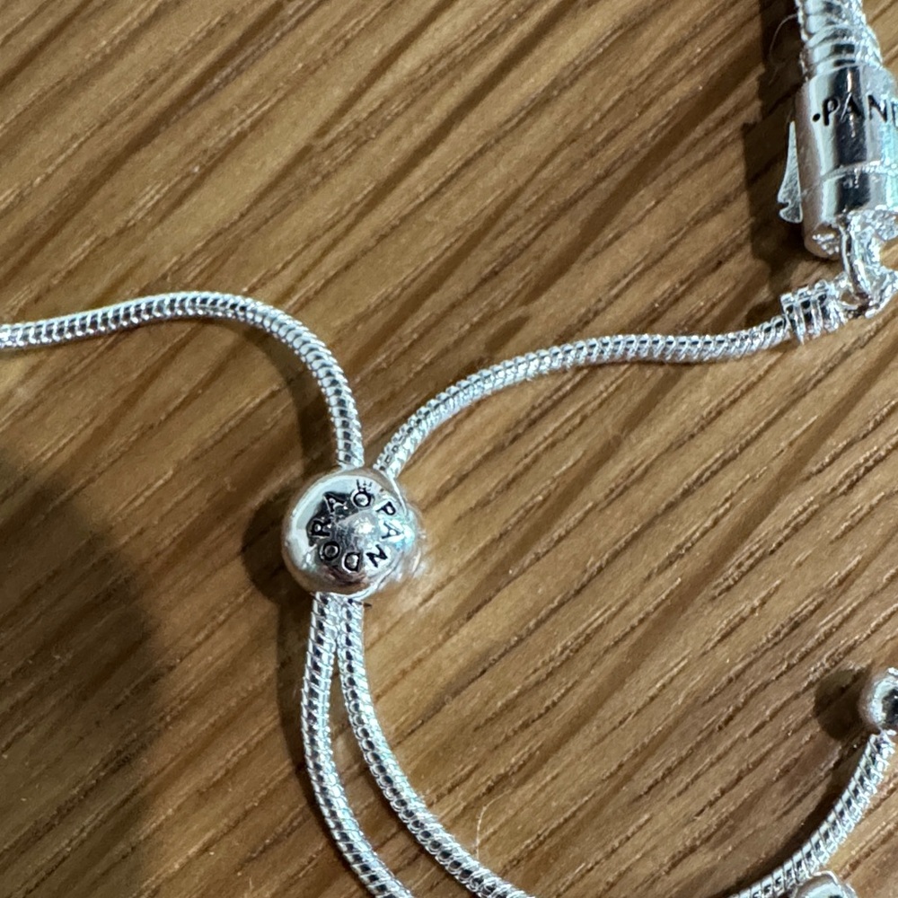 Pandora Elegant Silver Bracelet with Adjustable Closure - Picture 3 of 4